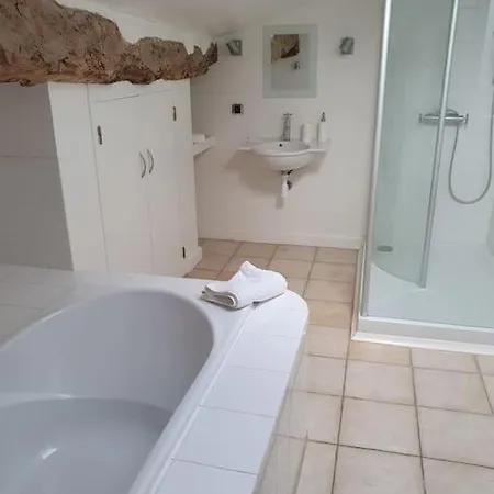 Belle Maison De Charme 빌라 Lussac (Gironde)