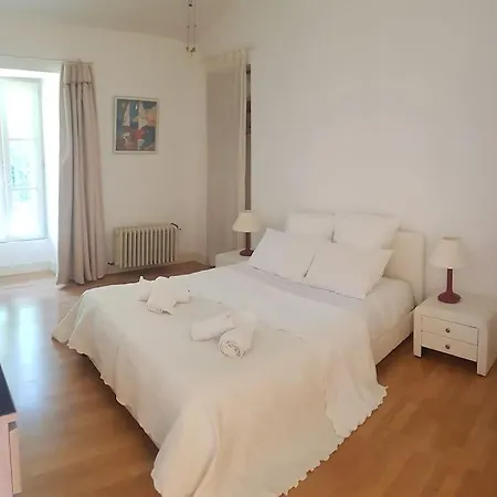 Belle Maison De Charme Lussac (Gironde)