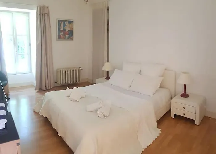 Belle Maison De Charme Lussac (Gironde)