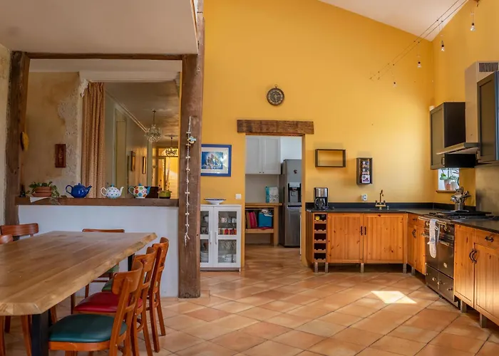 Belle Maison De Charme * Lussac (Gironde)